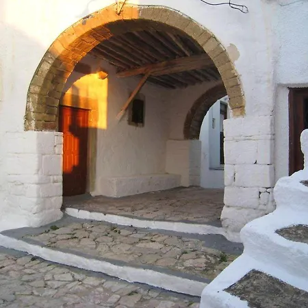 Welcoming House In With Mountain View * Skyros