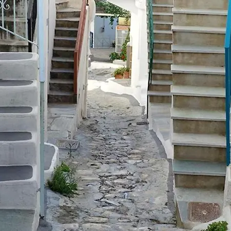 Welcoming House In With Mountain View *