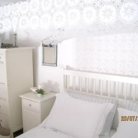 Welcoming House In With Mountain View Skyros