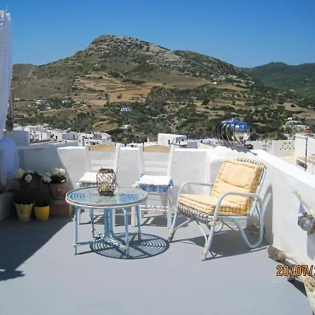 Welcoming House In With Mountain View Skyros