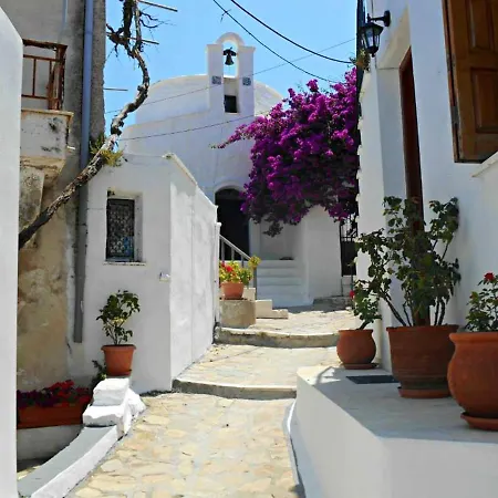 Welcoming House In With Mountain View Skyros