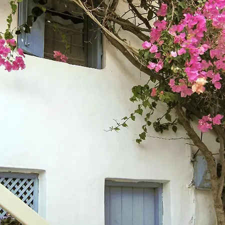 Welcoming House In With Mountain View Ferienhaus Skyros